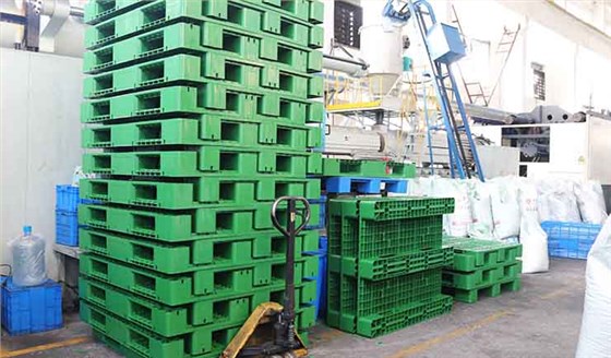 绿色塑料托盘